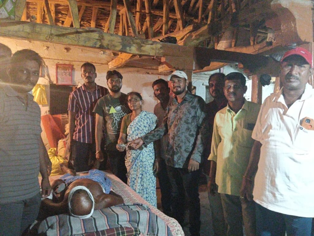 కష్ట కాలంలో గౌడ సోదరుడికి అండగా నిలిచినా మోకుదెబ్బా సంఘం