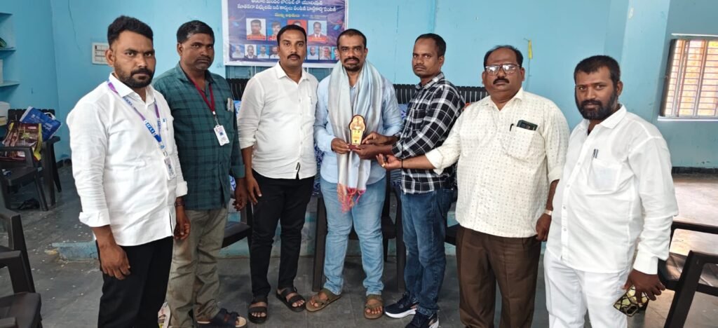 తెలంగాణ యూత్ జర్నలిస్ట్ ఫెడరేషన్ కార్యక్రమంలో రాష్ట్ర ఎగ్జిక్యూటివ్ మెంబర్ మహమ్మద్ ఆబేద్ పాల్గొన్నారు<br>