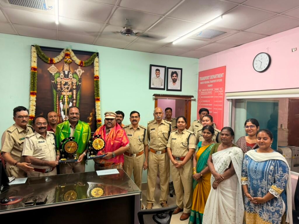 ప్రజాభిమానంలో అగ్రస్థానంలో పుత్తూరు, శ్రీకాళహస్తి రవాణాశాఖ కార్యాలయాలు