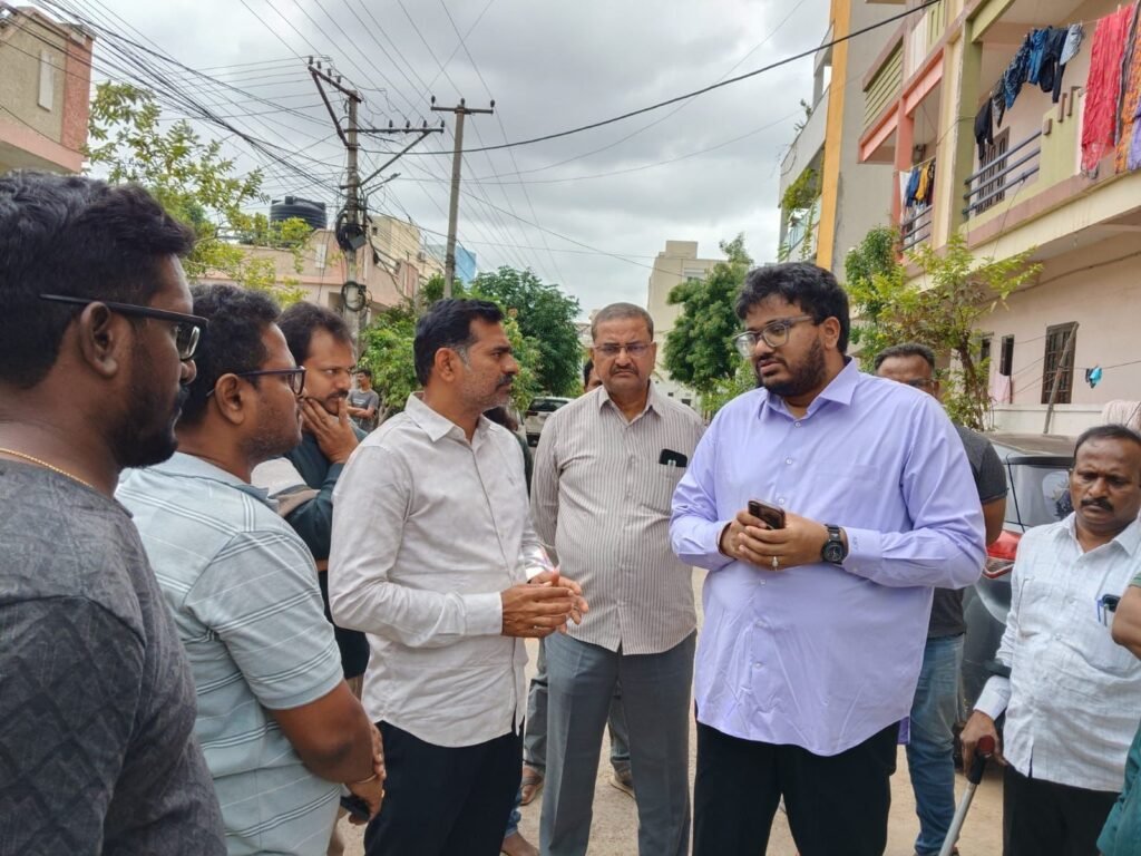 జోనల్ కమిషనర్‌ను కలిసి వినతిపత్రం అందజేసిన అమీన్‌పూర్ పీపుల్స్ అసోసియేషన్ సభ్యులు