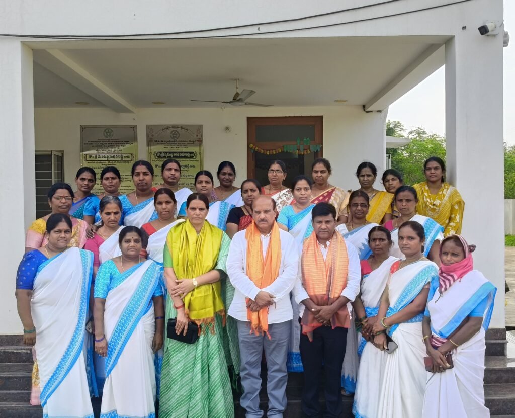 ఆశ వర్కర్ల సమస్యల పరిష్కారానికి ప్రభుత్వం చర్యలు తీసుకోవాలి