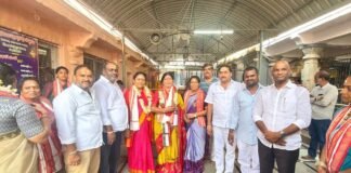 బీరంగూడలోని శ్రీ భ్రమరాంబిక మల్లికార్జున స్వామి ఆలయంలో కాంగ్రెస్ మహిళా నాయకుల ప్రత్యేక ప్రార్థనలు