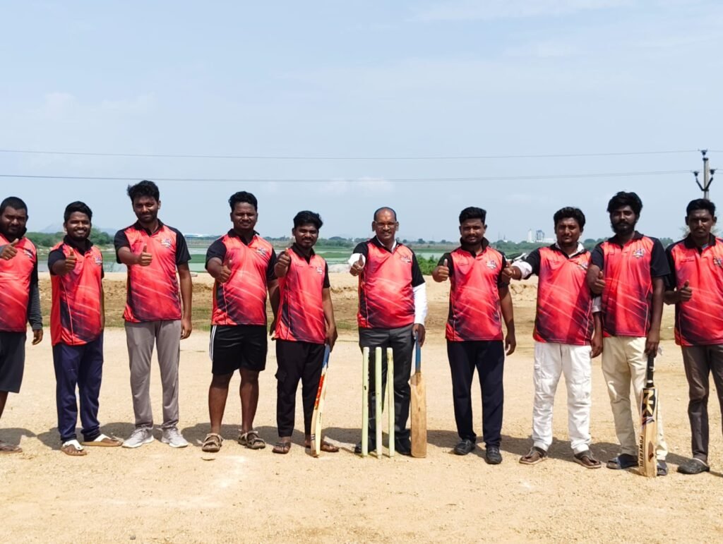క్రీడాకారులకు టి షర్ట్స్ పంపించేసిన<br>జిల్లా కాంగ్రెస్&nbsp; పార్టీ ఉపాధ్యక్షులుమొలుగూరి సదయ్య<br>