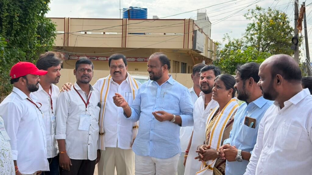 318వ బూత్‌లో ఎన్యుమరేషన్ ఫారాల పంపిణీ