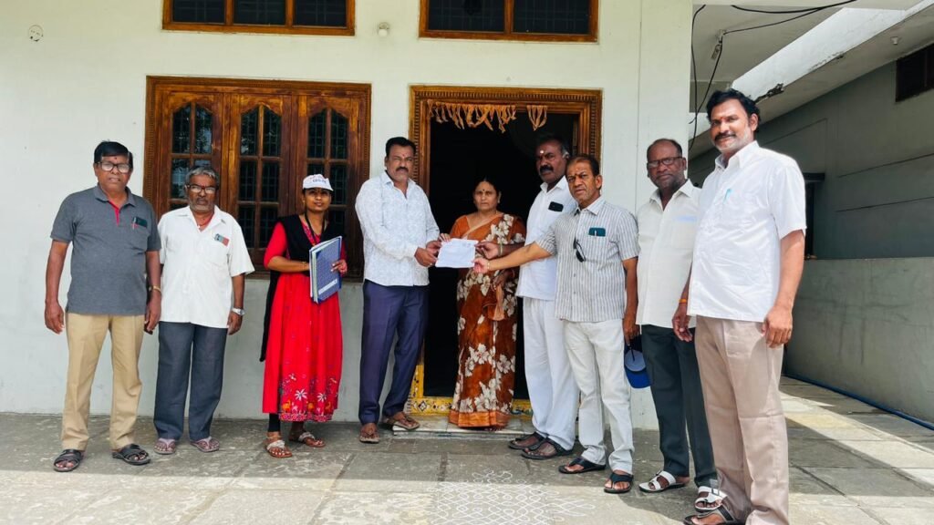 పోచారం 290వ బూత్‌లో గణన పత్రాల పంపిణీ
