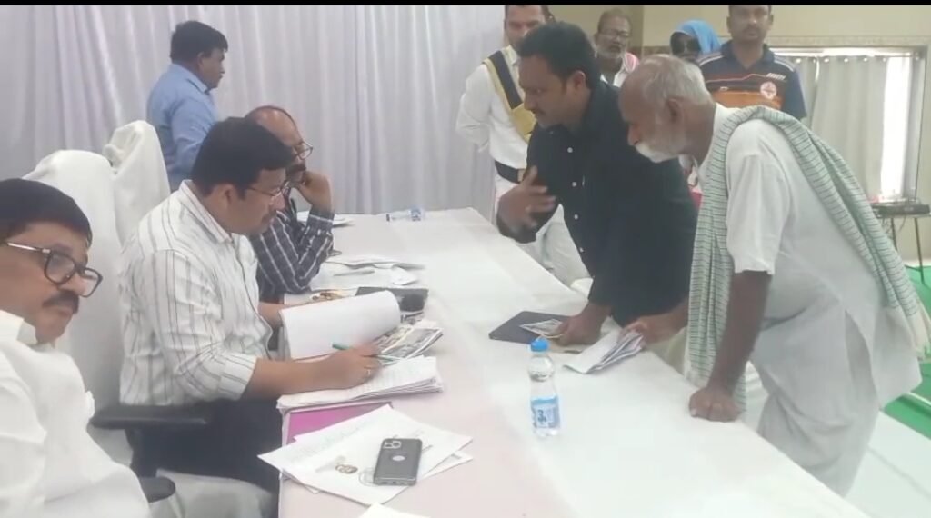 డ్రైనేజ్ మరమ్మతు పనులు ఇస్తానుసారంగా చేస్తున్నారు..
