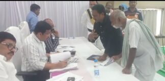 డ్రైనేజ్ మరమ్మతు పనులు ఇస్తానుసారంగా చేస్తున్నారు..