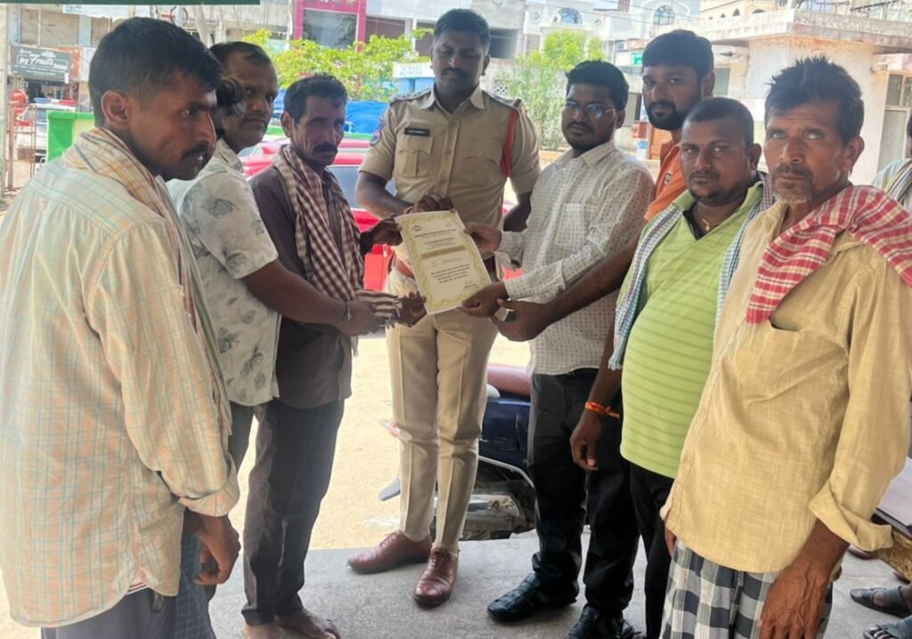 మృతి చెందిన యువకుడి, కళ్ళు దానం చేసిన కుటుంబం