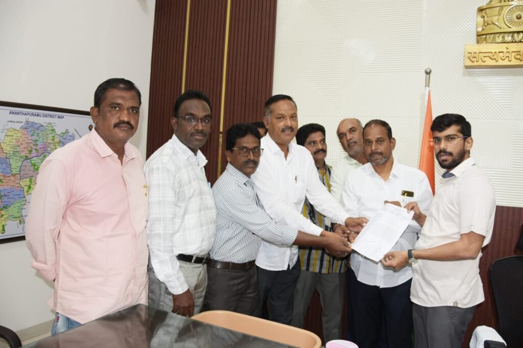 జర్నలిస్టుల పిల్లలకు ప్రైవేటు పాఠశాలల్లో ఉచిత విద్య అమలు చేయాలి,,ఏపీయూడబ్ల్యూజే డిమాండ్