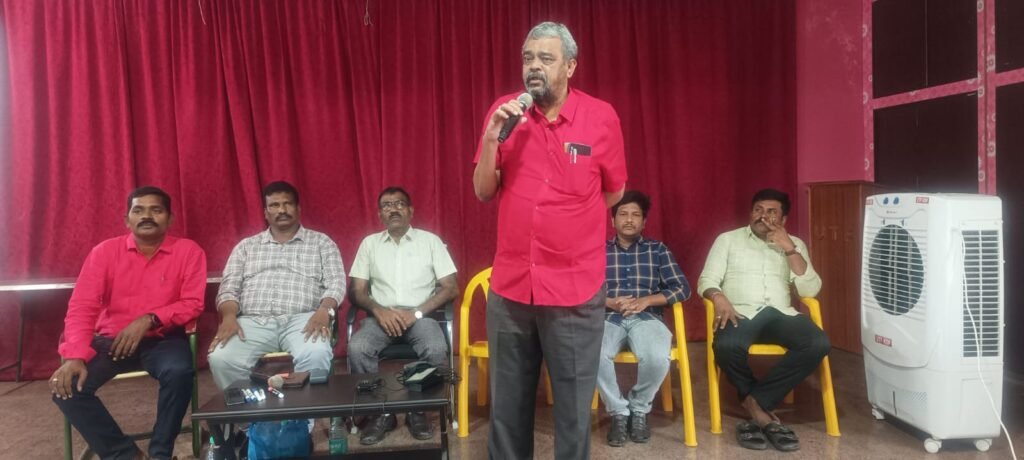 టెట్ పై భయాందోళనలు వీడండి  -యుటిఎఫ్ టెట్ కోచింగ్ ప్రారంభోత్సవంలో డీఈవో షేక్ షంషుద్దీన్