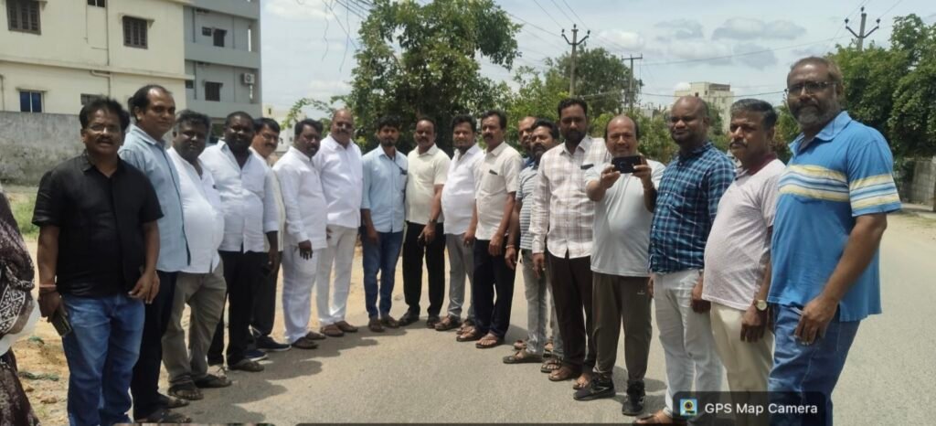 డ్రైనేజ్ సమస్యల పరిష్కారానికి అధికారులకు ఆదేశాలు: తోటకూర వజ్రేష్ యాదవ్