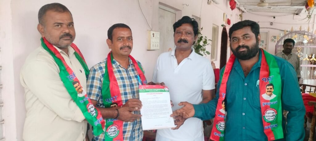 పలువురు ప్రముఖులకు రాజ్యాధికార సమరభేరి ఆహ్వానాలు