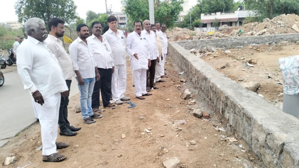 అధికారుల అవినీతితో బోడుప్పల్ సుద్దకుంట చెరువు మాయం<br>