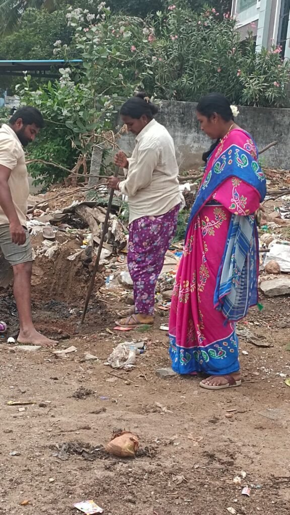 సప్తగిరి కాలనీలో డ్రైనేజీ సమస్యకు పరిష్కారం…  పోచారం డివిజన్ కాంగ్రెస్ మహిళా అధ్యక్షురాలు ఎర్ర మాధవి రాజు
