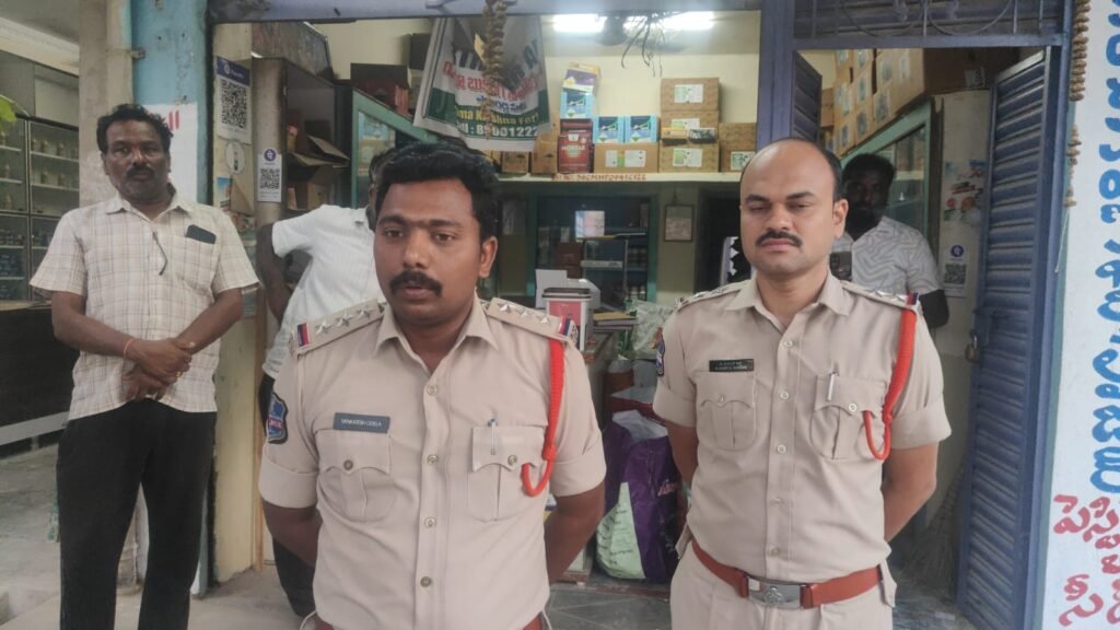 నకిలీ విత్తనాలు విక్రయిస్తే కఠిన చర్యలు తప్పవు ఎల్లారెడ్డిపేట సిఐ వెంకటేష్