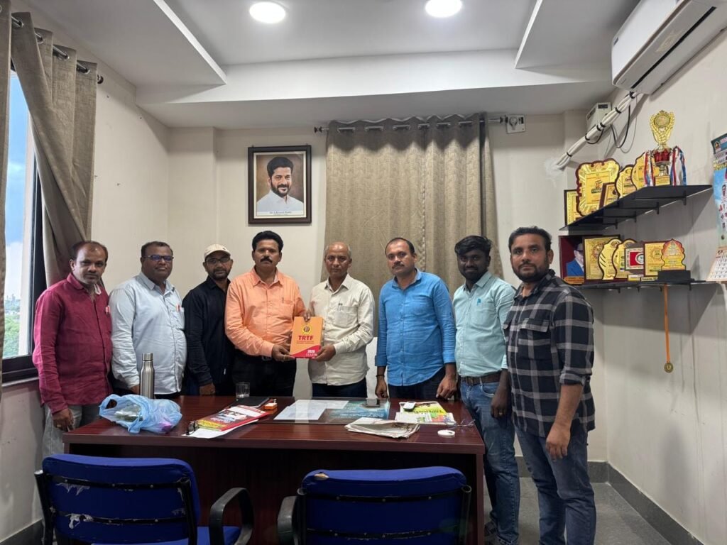 జిల్లా విద్యాధికారికి టీఆర్టీఎఫ్ ఘన స్వాగతం<br>