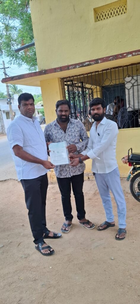బ్యారం బుచ్చమ్మకు రూ.2.25 లక్షల సీఎంఆర్‌ఎఫ్ చెక్కు అందజేత