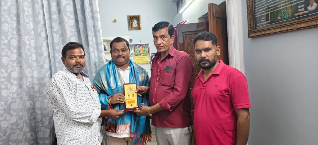 మున్సిపల్ వైస్ చైర్మన్‌ను మర్యాదపూర్వకంగా కలిసిన టీవైజేఎఫ్ అందోల్ నియోజకవర్గ యూనియన్ సభ్యులు