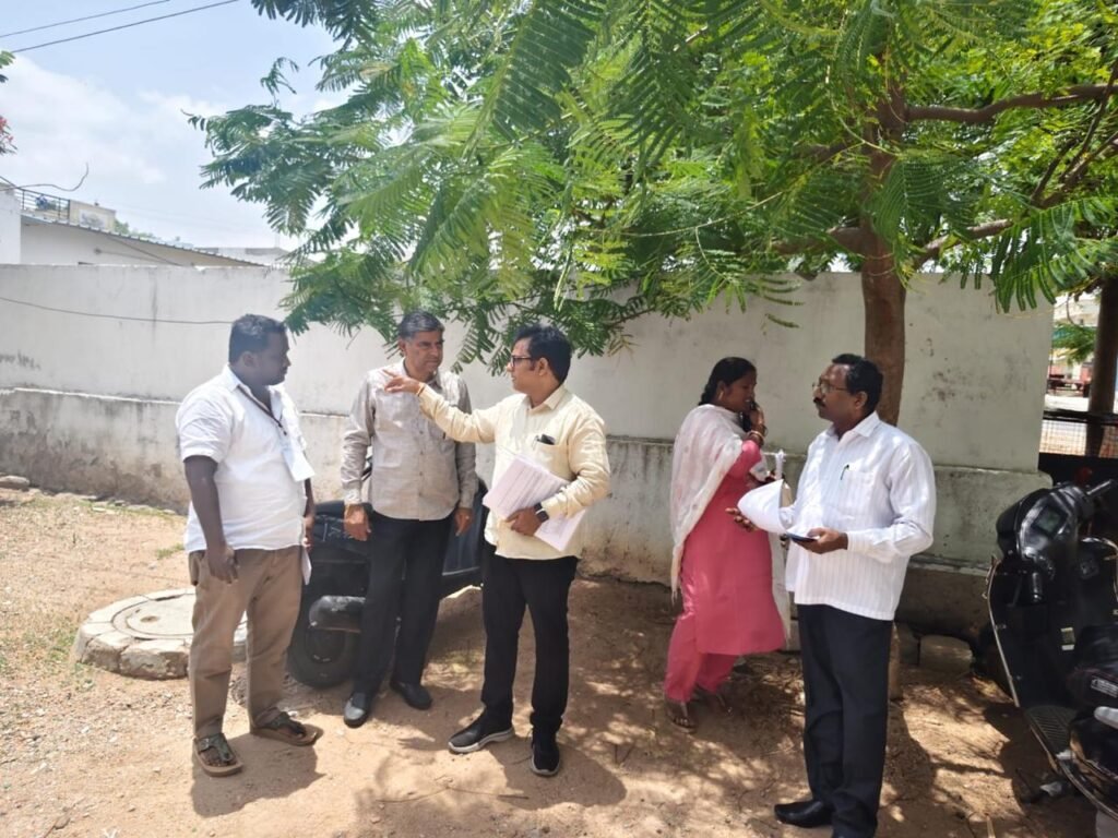 చౌదరిగూడ 380 పోలింగ్ బూత్‌లో ఎమ్మార్వో ఆకస్మిక తనిఖీ