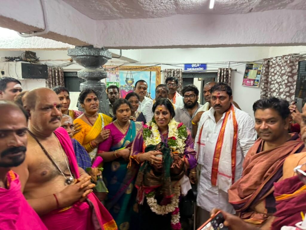 ఆరుద్ర నక్షత్రం సందర్భంగా బీరంగూడ గుట్ట మల్లికార్జున స్వామి ఆలయానికి పోటెత్తిన భక్తులు