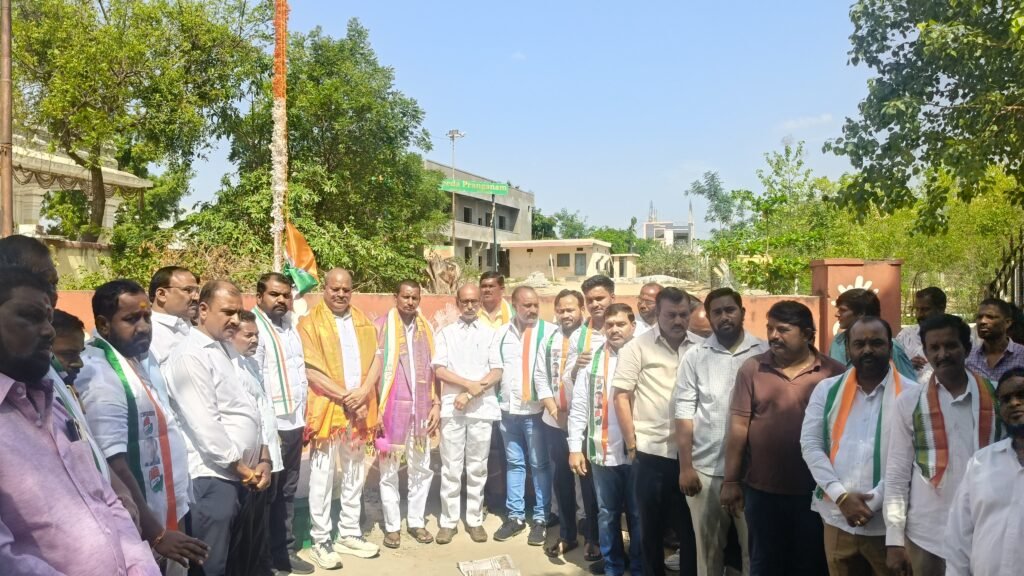 పోచారం అన్నా నగర్‌లో ఘనంగా కాంగ్రెస్ పార్టీ జెండా ఆవిష్కరణ