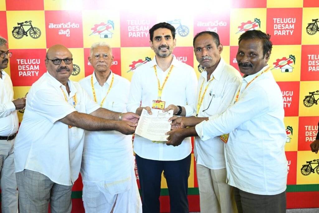 రజకులను SC జాబితాలో చేర్చాలి*జిల్లా రజక సంఘం అధ్యక్షులు రవి