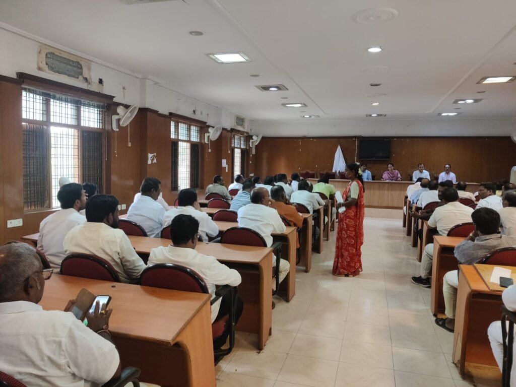 ఘట్కేసర్ సర్కిల్‌లో ఎస్‌ఐఆర్‌పై సమీక్ష సమావేశం….     ఓటరు జాబితా సవరణలో రాజకీయ పార్టీల సహకారం అవసరం: డిప్యూటీ కమిషనర్ వాణి