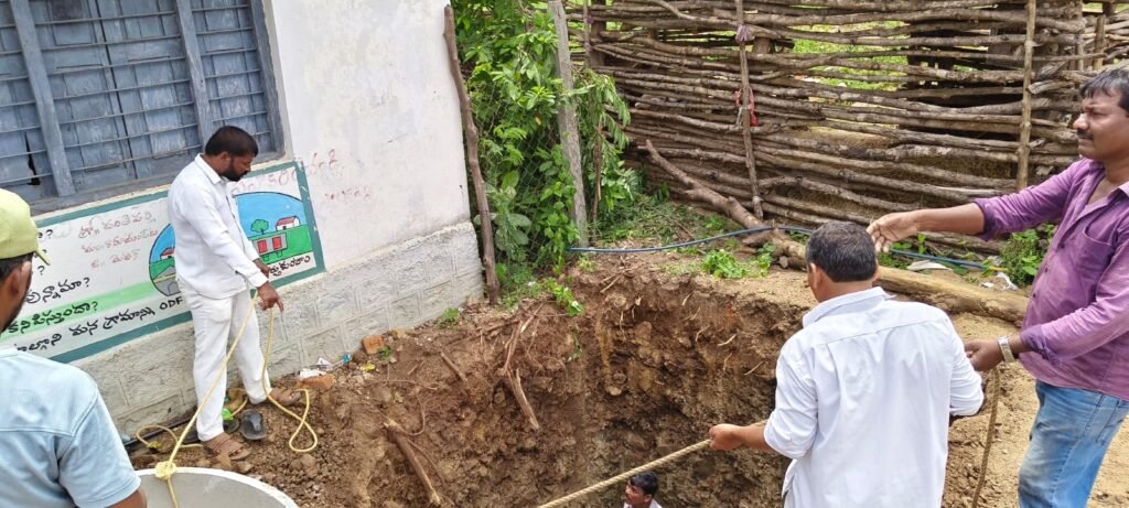 అభివృద్ధి&nbsp; పనులు చేపట్టిన సర్పంచ్&nbsp; బాల్రాజు