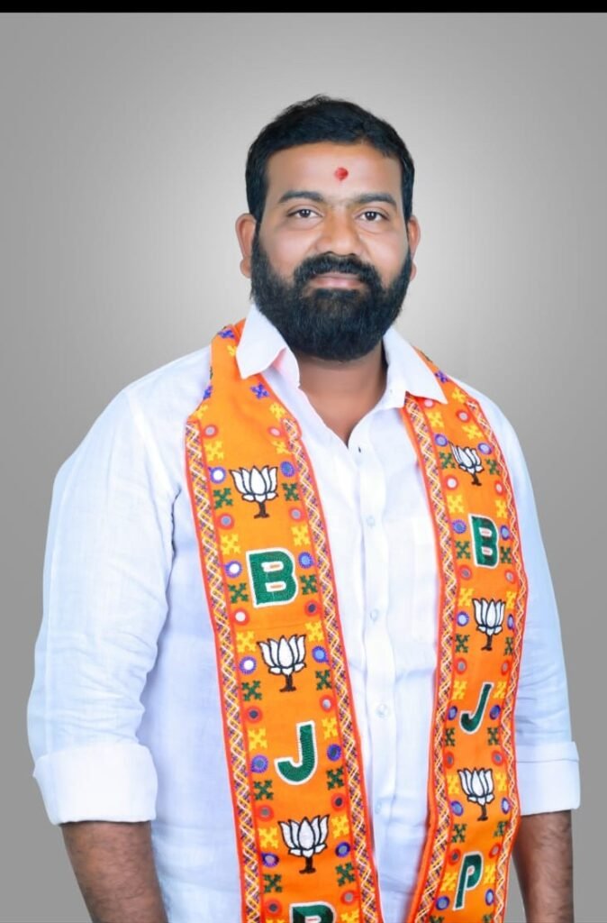 ఘట్కేసర్ రైల్వే బ్రిడ్జి పూర్తి చేయాలి.. భూ బాధితులకు న్యాయం జరగాలి: కొమ్మిడి విక్రాంత్ రెడ్డి
