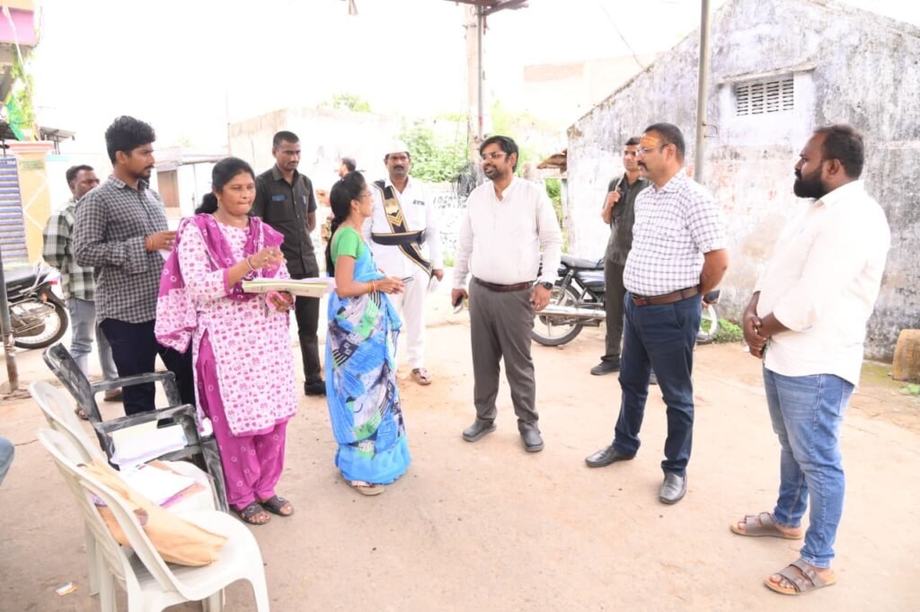 ఎనిమరేషన్ ఫారాల డిజిటలైజేషన్ వేగవంతం చేయాలి జిల్లా కలెక్టర్ కుమార్ దీపం