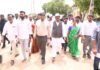 రైతులంతా ఏకమై ఒకే నిర్ణయంతో ప్రత్యామ్నాయ పంటలు సాగు చేయాలి