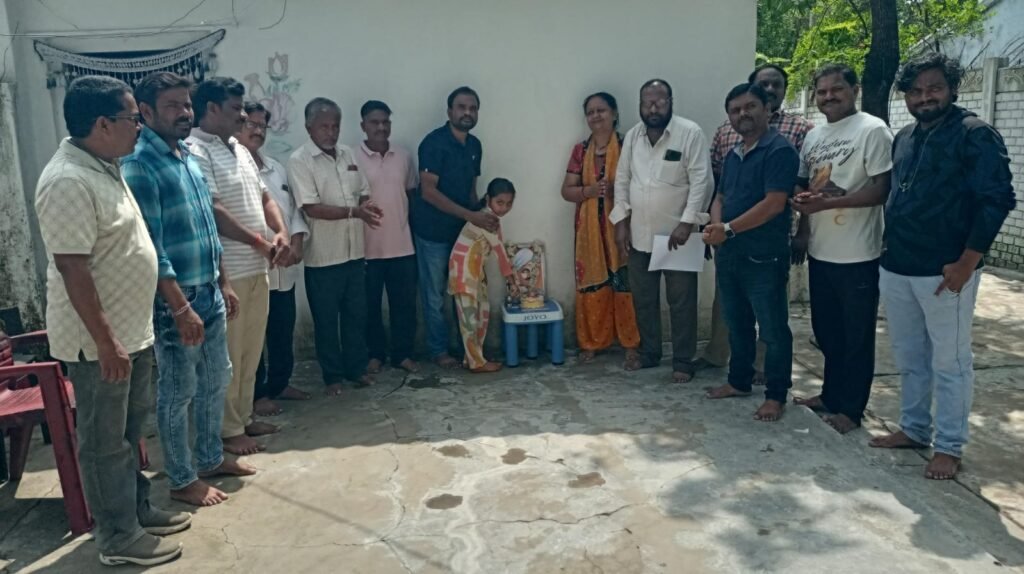 స్వాతంత్ర్య సమరయోధుడు మంగళ్ పాండేకు ఘన నివాళులు