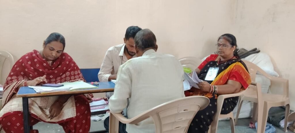 ఆర్ జి కె లోని 358వ బూత్‌లో ఇంటింటి సర్వే నిర్వహణ