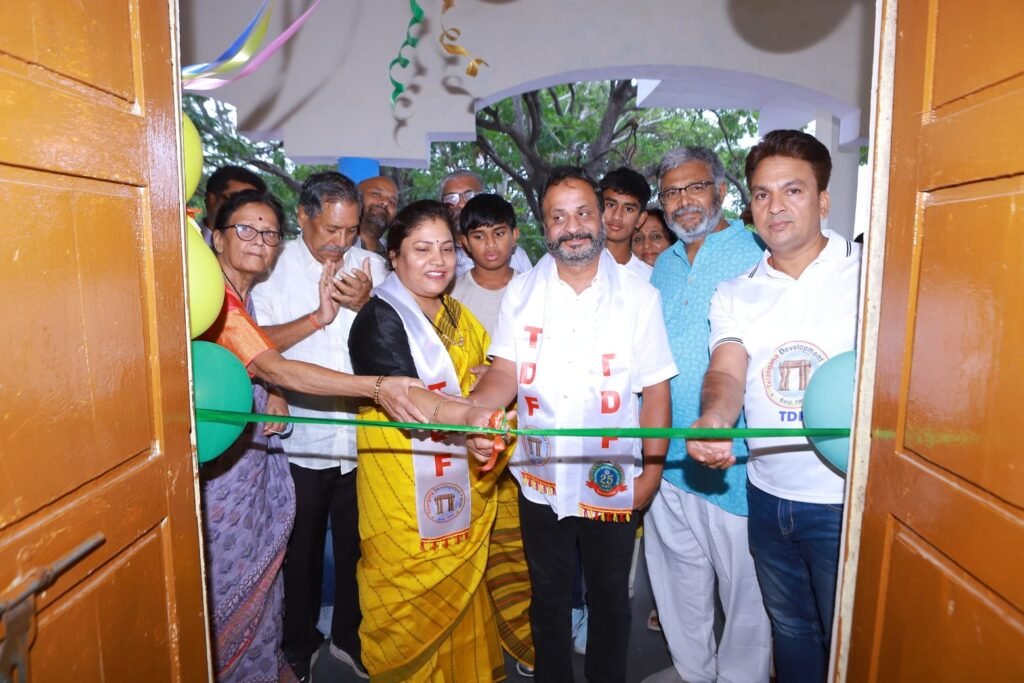 ఎదులాబాద్ జెడ్పీహెచ్‌ఎస్ బాలికల పాఠశాలలో ఏఐ డిజిటల్ ల్యాబ్ ప్రారంభం…  టీడీఎఫ్ ‘మన తెలంగాణ బడి’ కార్యక్రమంలో మరో ముందడుగు