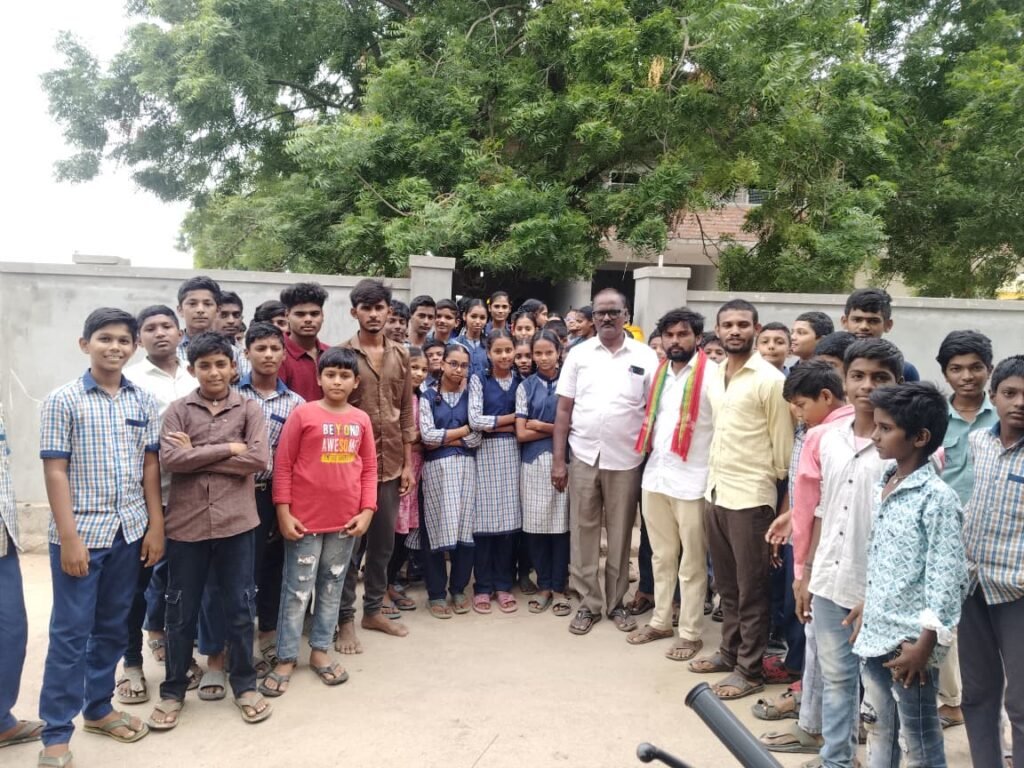 చింతలపాలెంలో విద్యాసంస్థల బంద్ నిర్వహించిన ధరావత్ నరసింహ.