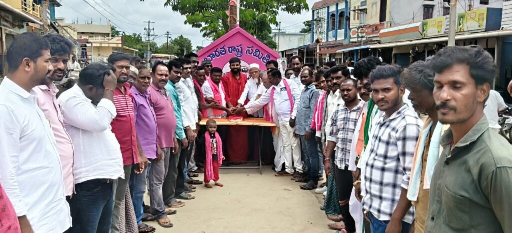 బీర్కూర్‌లో ఘనంగా కేటీఆర్ జన్మదిన వేడుకలు