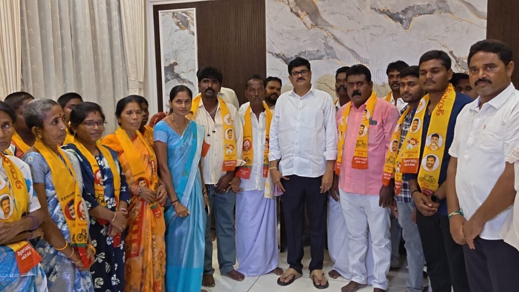 బద్వేల్ మున్సిపాలిటీలో వైసీపీకి భారీ షాక్: టీడీపీలోకి చేరిన 40 కుటుంబాలు!