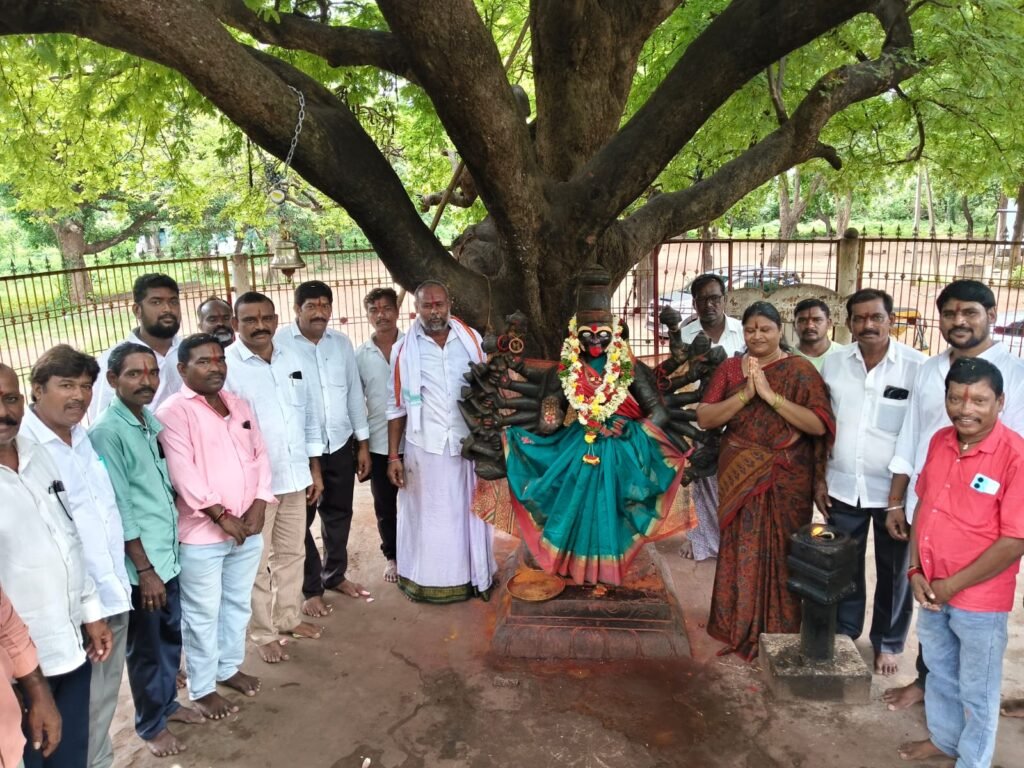 పెద్ది సుదర్శన్ రెడ్డి త్వరగా కోలుకోవాలని మల్లూరులో ప్రత్యేక పూజలు లక్ష్మీ నృసింహుడిని ప్రార్థించిన BRS నాయకులు.
