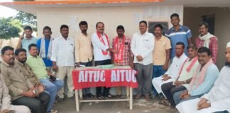 గ్రామ పంచాయతీ కార్మికులకు కనీస వేతనాన్ని అమలు చేయాలి. జడ శ్రీనివాస్ ఏఐటీయూసీ జిల్లా అధ్యక్షులు.