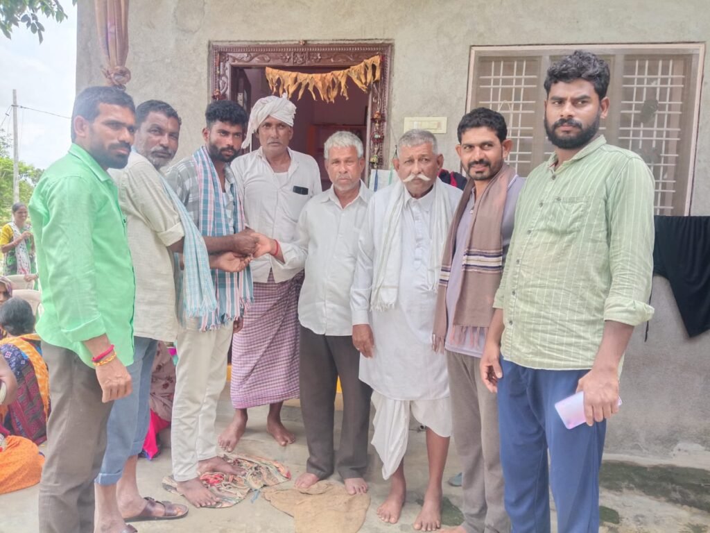 బాధిత కుటుంబానికి ఆర్థిక సహాయం అందజేసిన బిఆర్ఎస్ రాష్ట్ర నాయకులు కాంటారెడ్డి తిరుపతిరెడ్డి