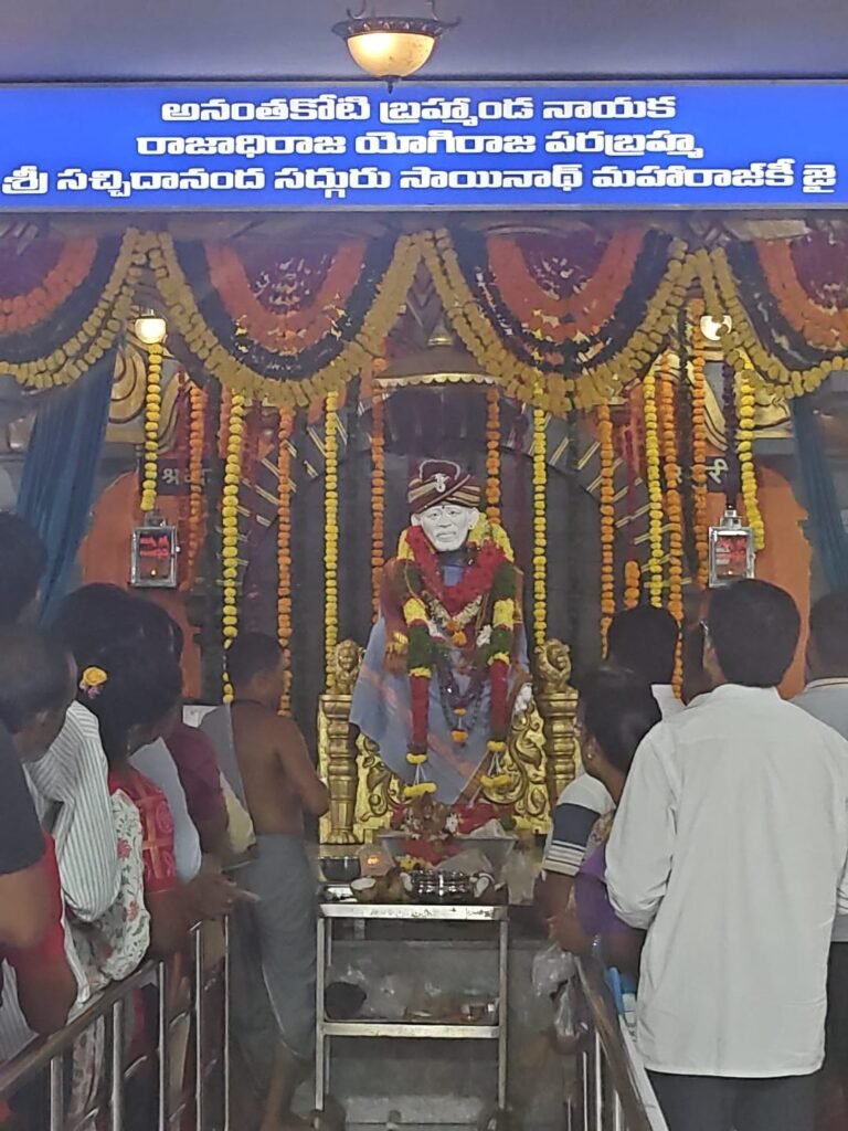 గురుపౌర్ణమి సందర్భంగా శివరెడ్డిగూడ సాయిబాబా ఆలయంలో భక్తిశ్రద్ధలతో ప్రత్యేక పూజలు – అన్నదాన సేవ