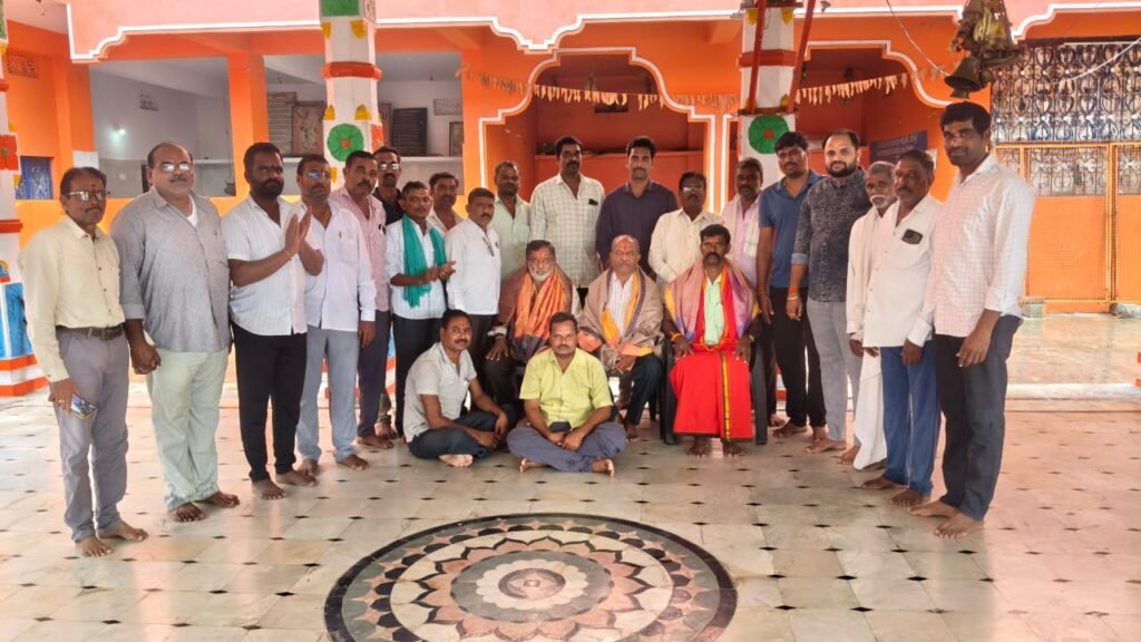 బీర్కూర్&nbsp; గురుస్వాములకు ఘన సన్మానం <br>