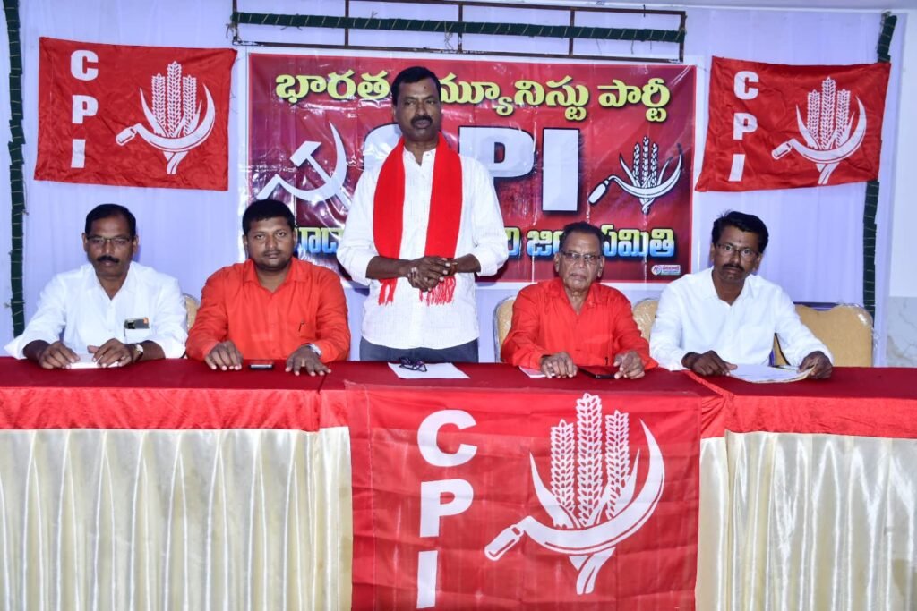 విద్యార్థులపై కేంద్రం కక్ష సాధింపు చర్యలు మానుకోవాలి