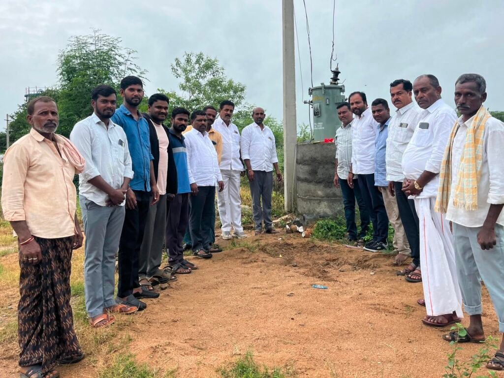 చెర్కుపల్లి గ్రామానికి విద్యుత్ కష్టాలు తీర్చిన ఎమ్మెల్యే వీర్లపల్లి శంకర్