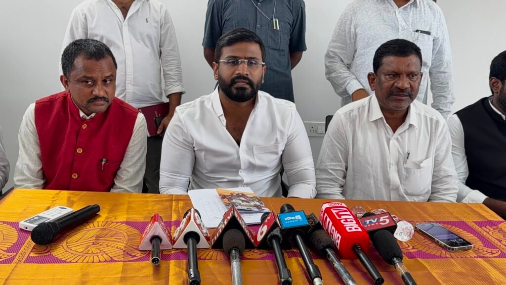హుజూర్‌నగర్‌లో BLA సూపర్‌వైజర్లతో సమీక్ష సమావేశం నిర్వహించిన చీఫ్ విప్ & MLC బల్మూర్ వెంకట్