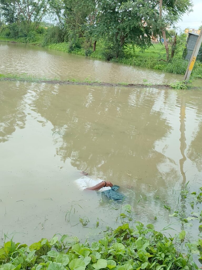 పీడ్స్ తో నీటిలో పడి కొల్లూర్ వ్యక్తి మృతి.