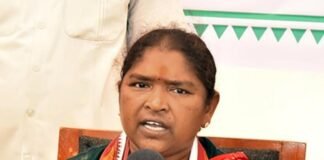 మాదకద్రవ్యాలకు యువత దూరంగా ఉండాలి మంత్రి సీతక్క సూచన