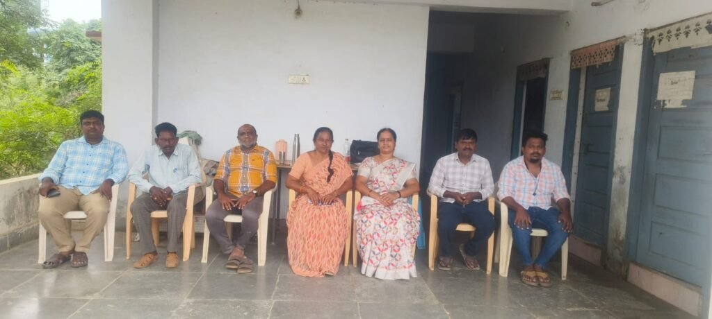 మఠంపల్లి లో వేతన శ్రేణి పే స్కేల్ కోసo వి బి జి రామ్ జి ఉద్యోగుల పెన్‌డౌన్ మరియు షట్‌డౌన్ నిరసన.