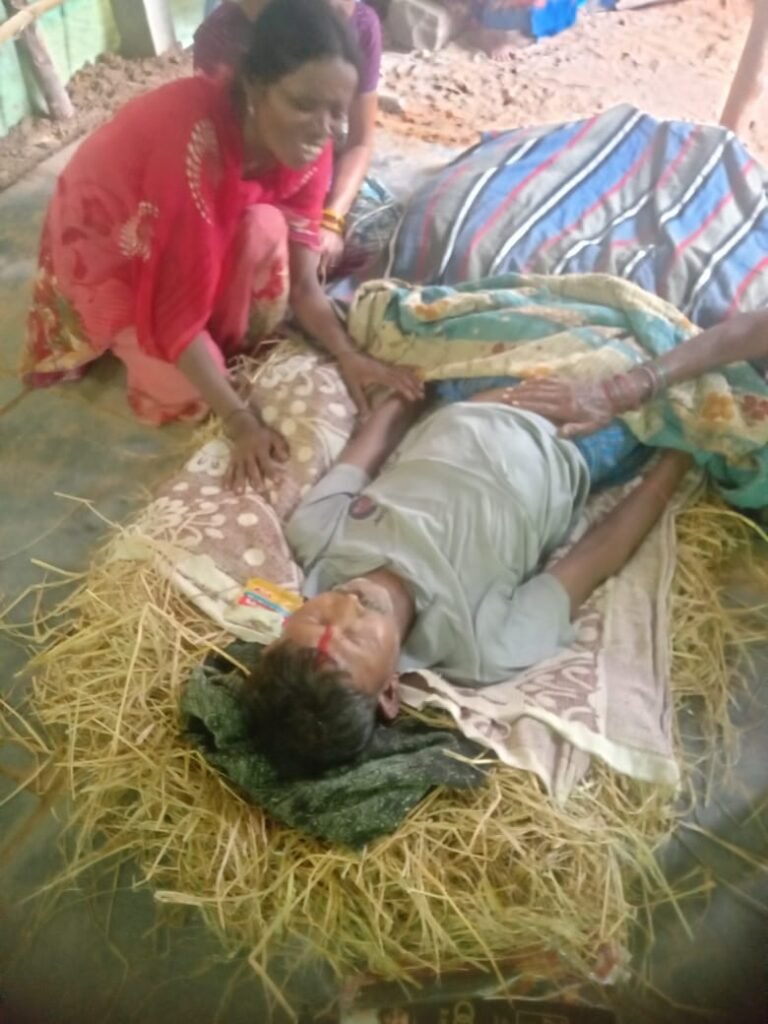 ఛార్జింగ్ పెట్టబోయి కరెంటు షాక్… 46 ఏళ్ల వ్యక్తి దుర్మరణం .ములుగు జిల్లా గోవిందరావుపేటలో విషాదం. .పేద కుటుంబాన్ని ఆదుకోవాలని గ్రామస్తుల విజ్ఞప్తి.