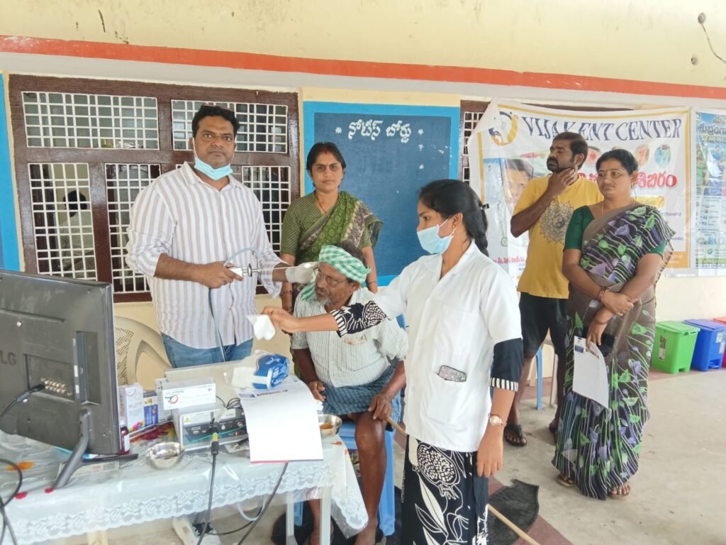 ఉచిత ENT పరీక్షలకు పసర గ్రామస్థుల బారులు. .డాక్టర్ విజయ్ కుమార్ ఆధ్వర్యంలో వైద్య శిబిరం. .అవకాశాన్ని సద్వినియోగం చేసుకున్న గ్రామ ప్రజలు.
